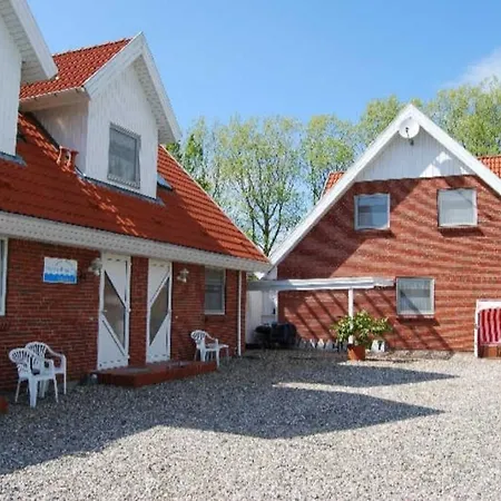 Seestern mit umzäunter Terrasse