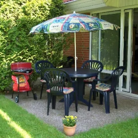 Seestern mit umzäunter Terrasse *